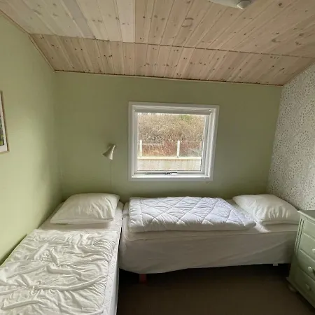 Autentisk Pa Lakolk, Holiday home *